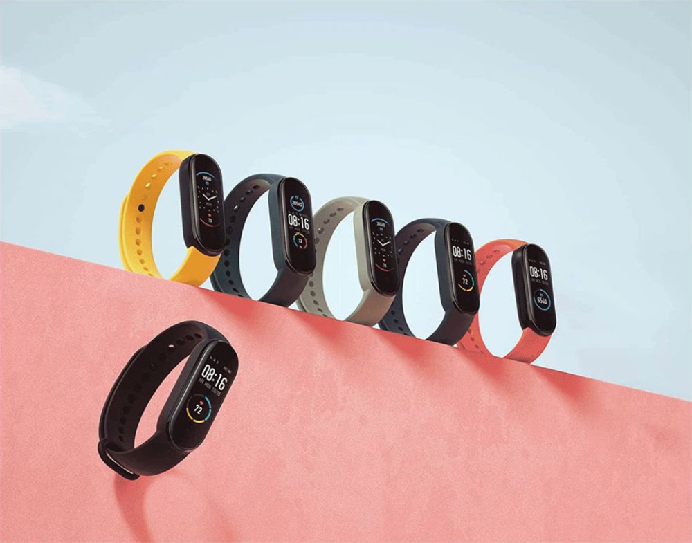 Xiaomi Mi Band with Dynamic Color Display