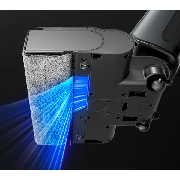 UWANT D700